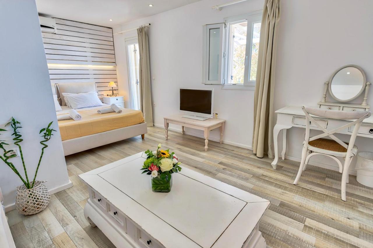 With-Inn Mykonos Suites Tourlos Exterior photo