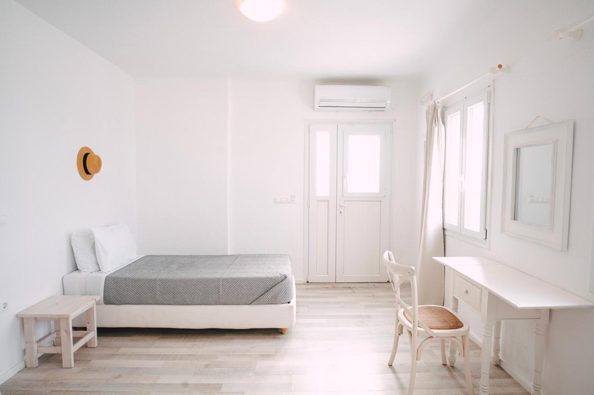 With-Inn Mykonos Suites Tourlos Exterior photo