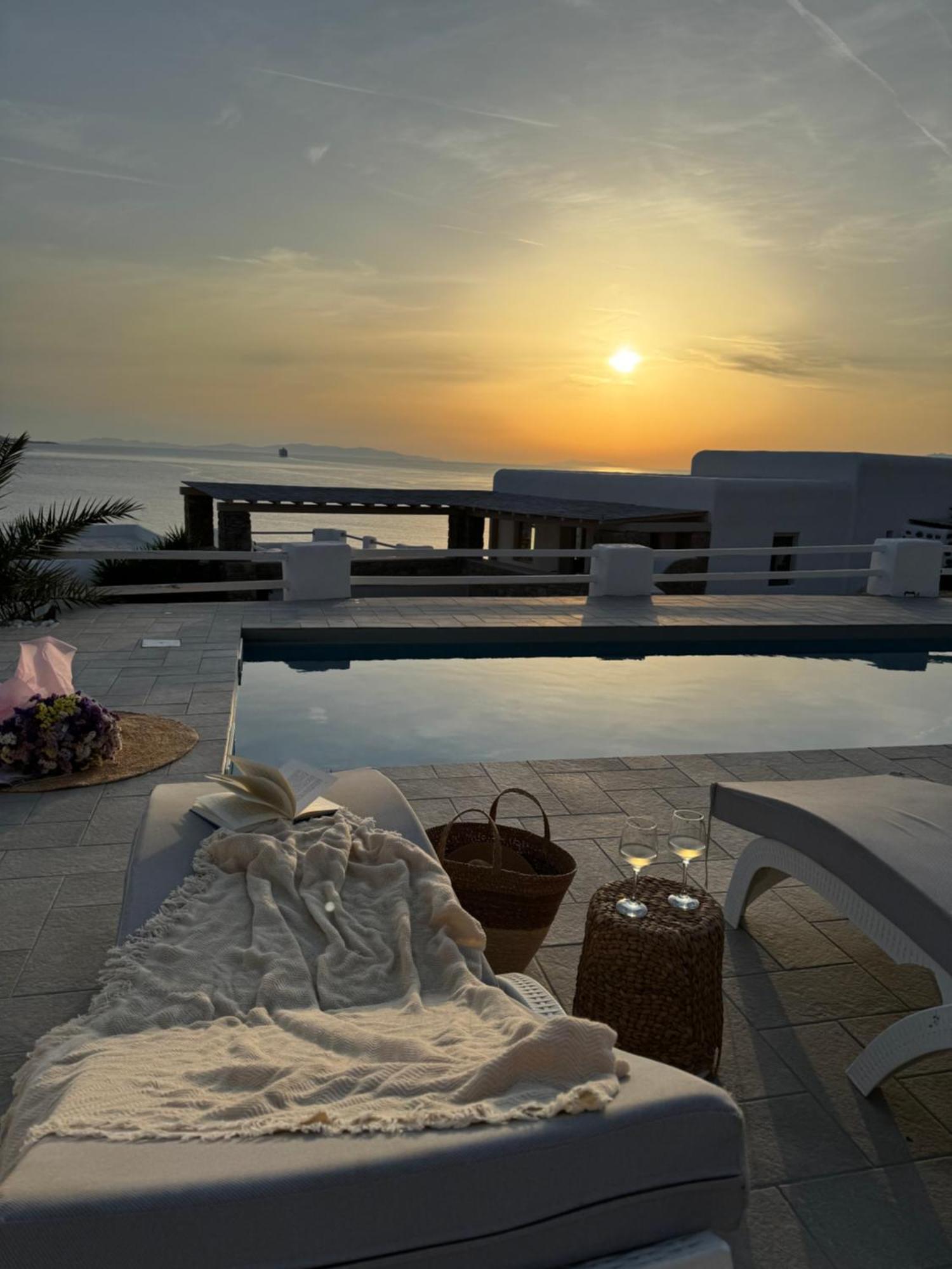 With-Inn Mykonos Suites Tourlos Exterior photo