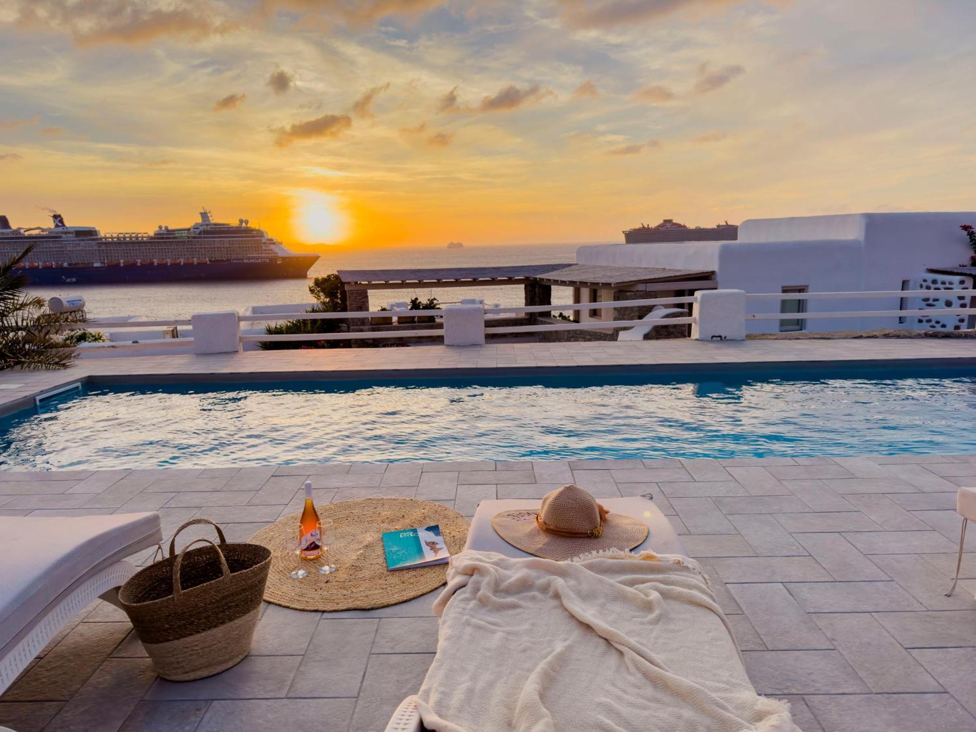With-Inn Mykonos Suites Tourlos Exterior photo