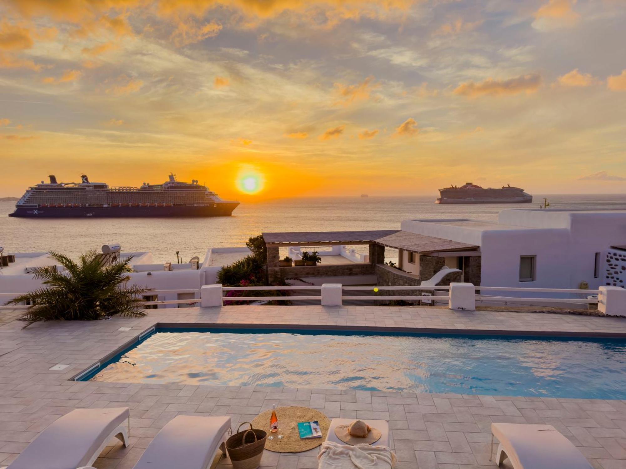 With-Inn Mykonos Suites Tourlos Exterior photo