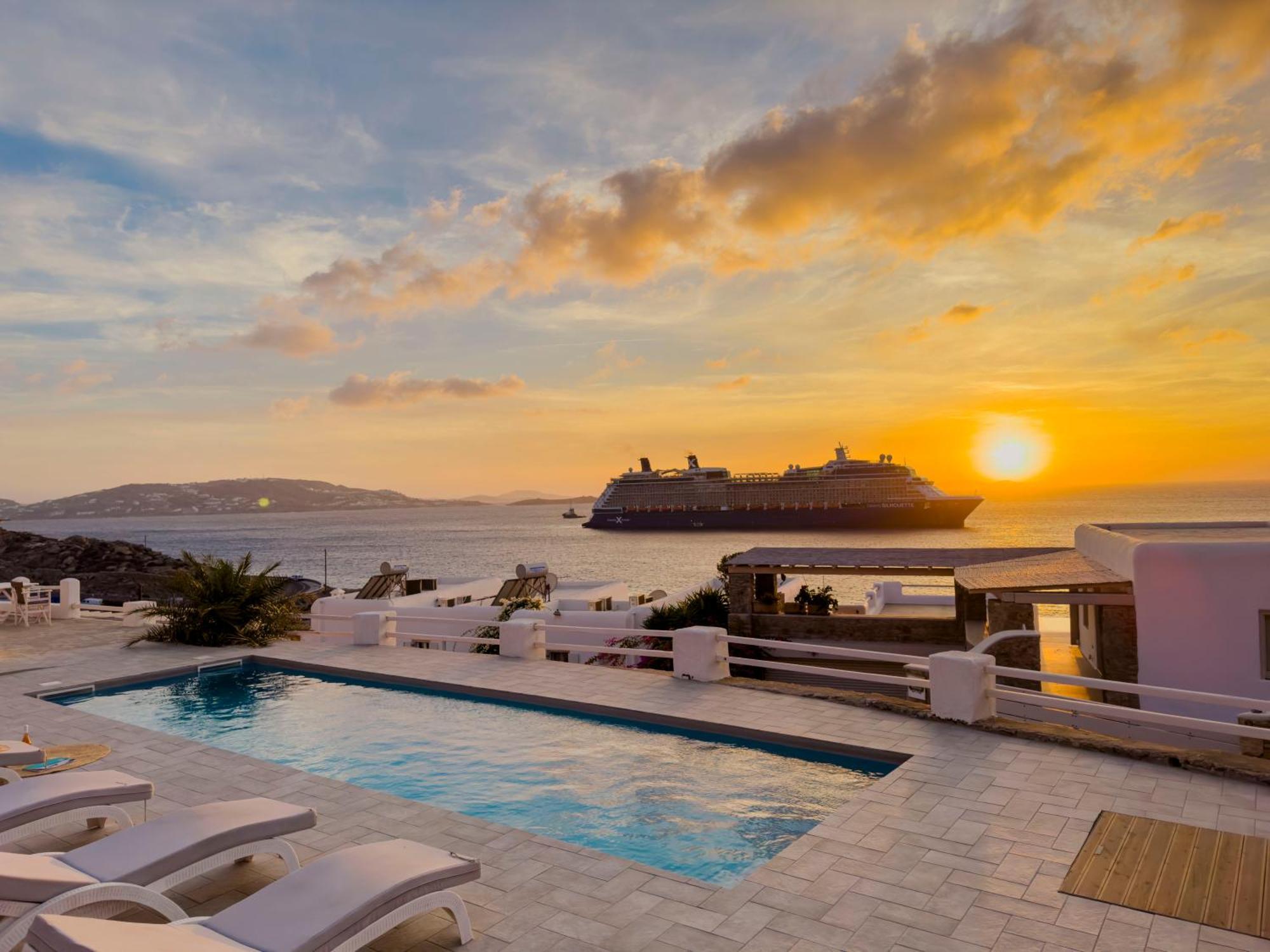With-Inn Mykonos Suites Tourlos Exterior photo