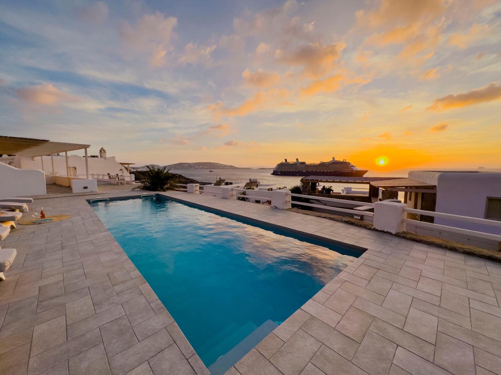 With-Inn Mykonos Suites Tourlos Exterior photo