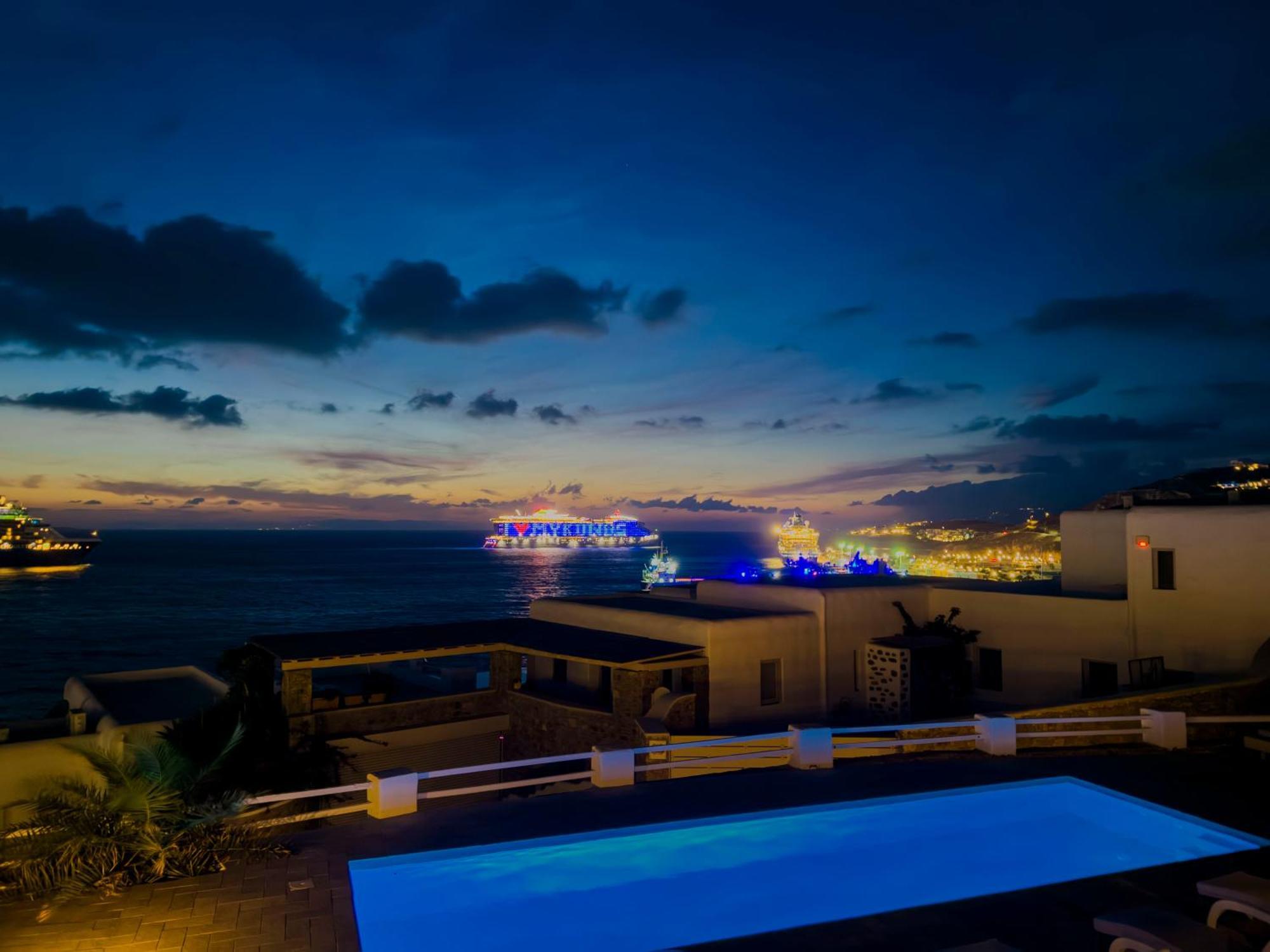 With-Inn Mykonos Suites Tourlos Exterior photo