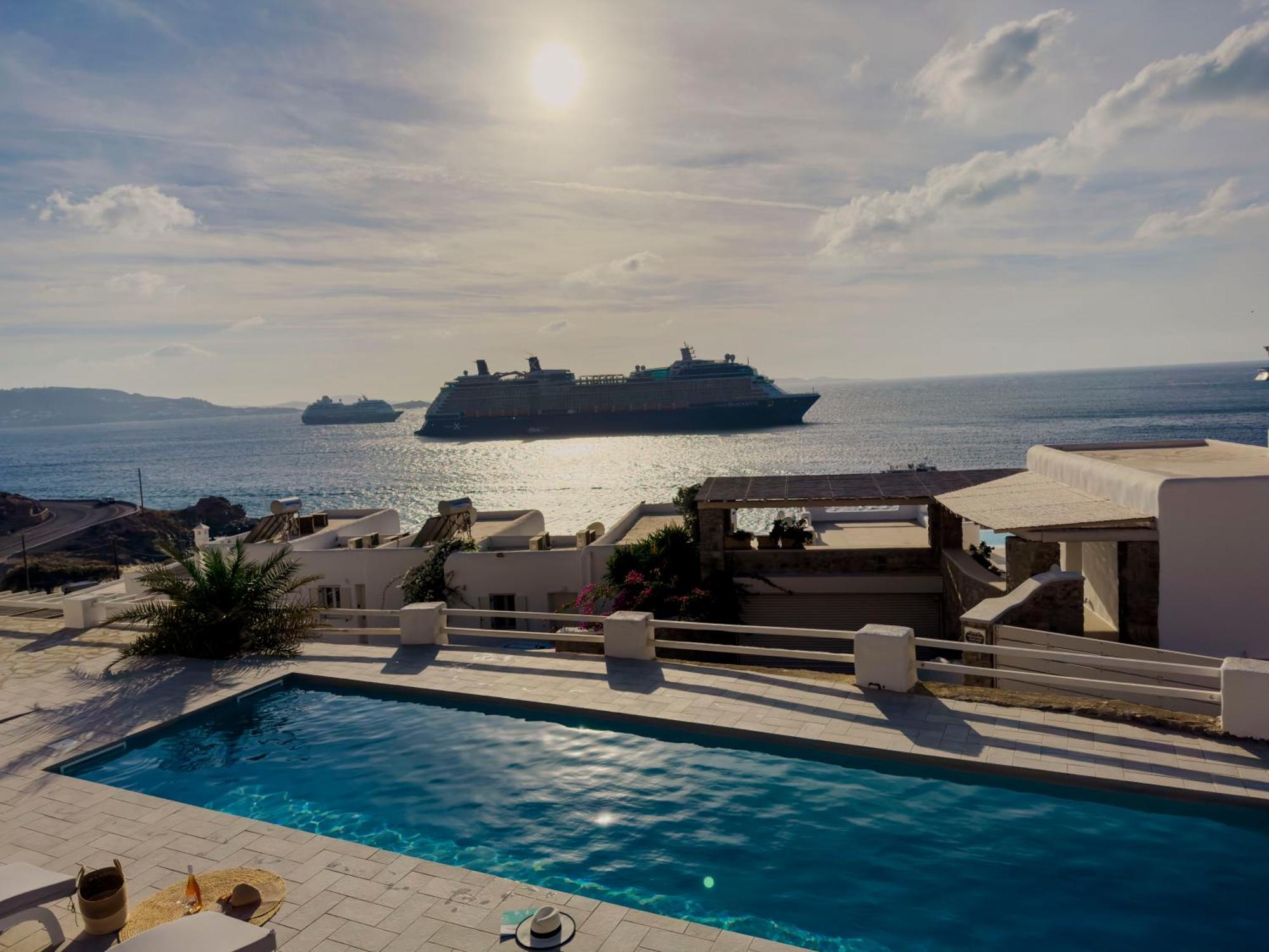 With-Inn Mykonos Suites Tourlos Exterior photo